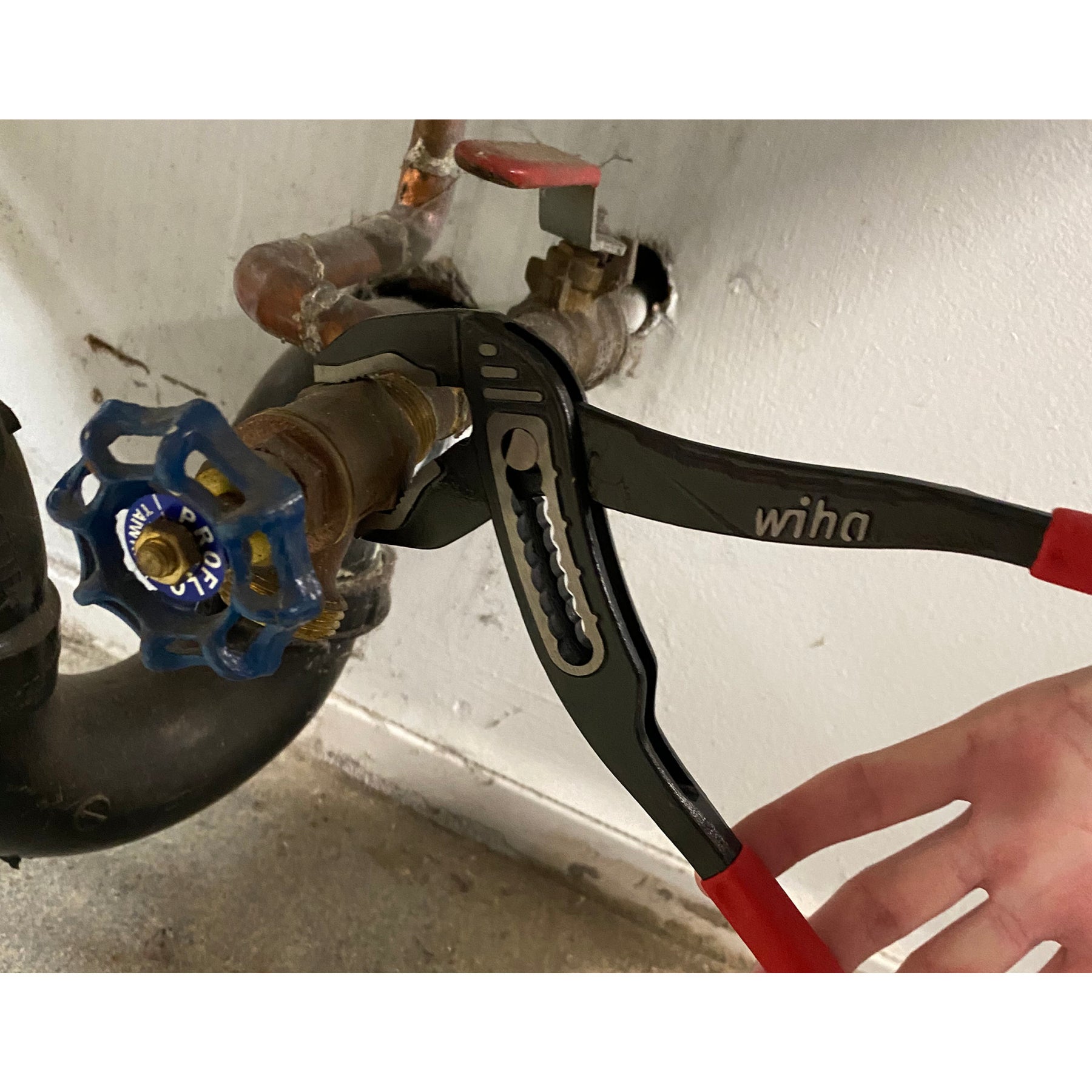 Classic Grip V-Jaw Tongue and Groove Pliers 12"