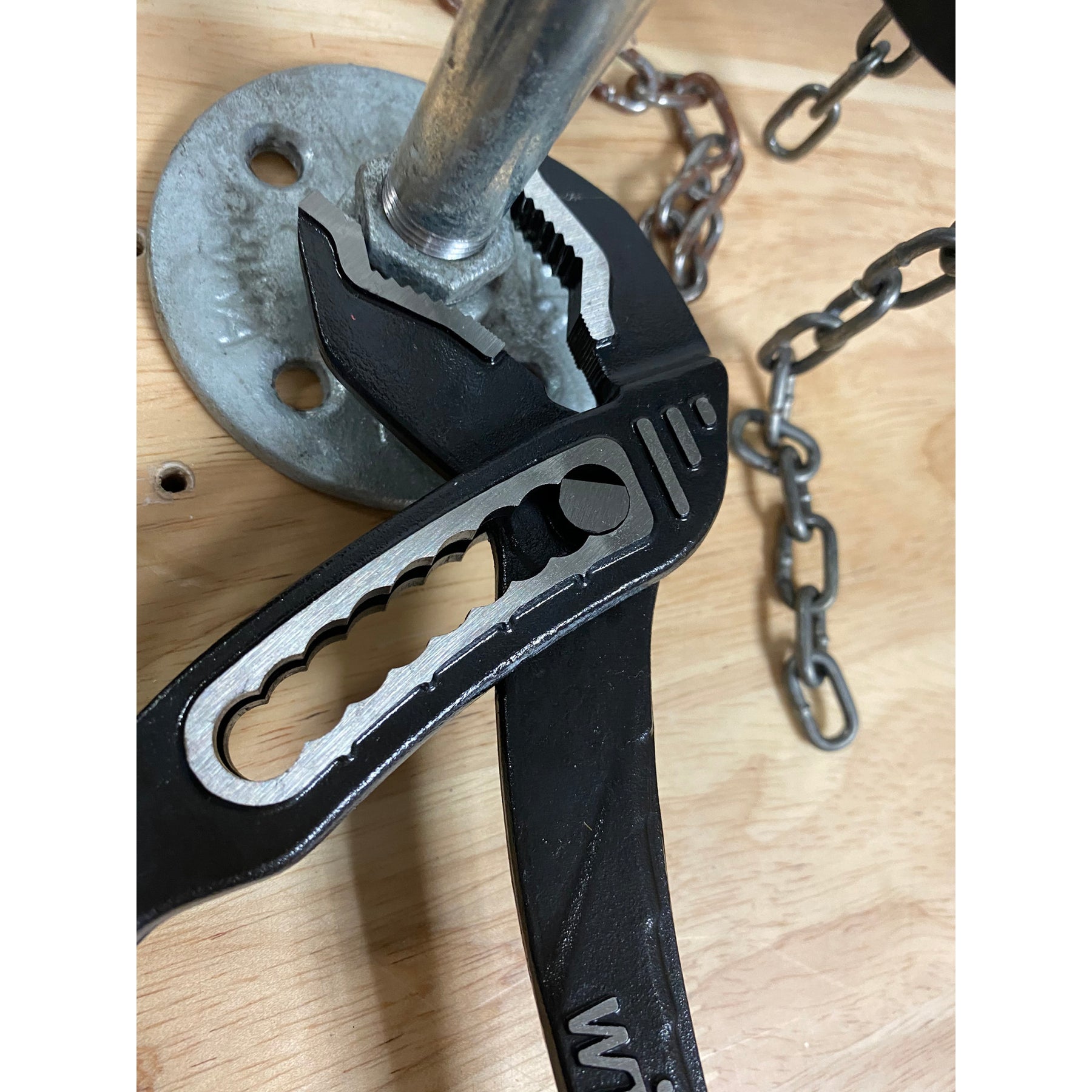 Classic Grip V-Jaw Tongue and Groove Pliers 12"